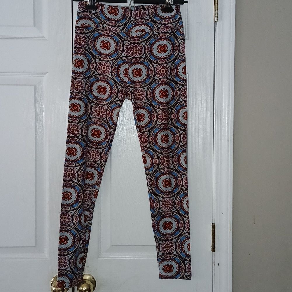 LulaRoe Leggings Colorful Medallions leggings  blue maroon Sz One Size